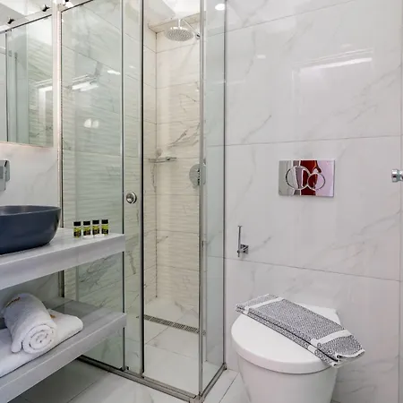 فندق مبيت وإفطار Plaka Sungrace & 3*