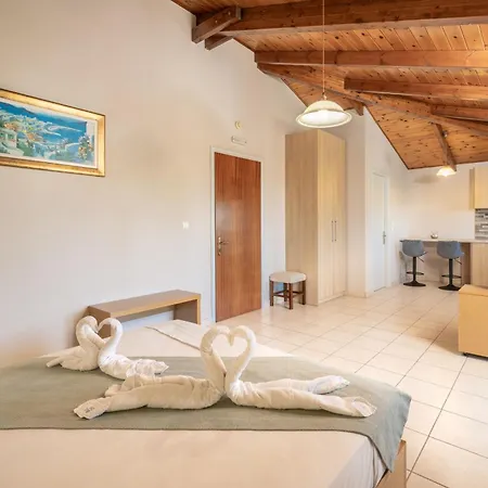 Plaka Sungrace & B&B