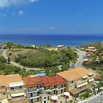 Plaka Sungrace & לינה וארוחת בוקר