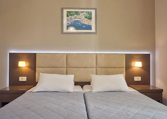 Plaka Sungrace & 3*